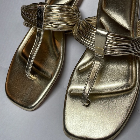 MARC FISHER LTD Tanya Gold Thong Slide Sandals Cushion Sole Flats Flip Flop 7.5 - Picture 3 of 12